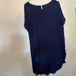 Lightweight top, very silky & clingy